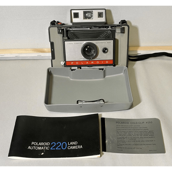 Vintage Polaroid Land Camera Automatic 220 With Strap Manual Hardcover Untested - Picture 5 of 10